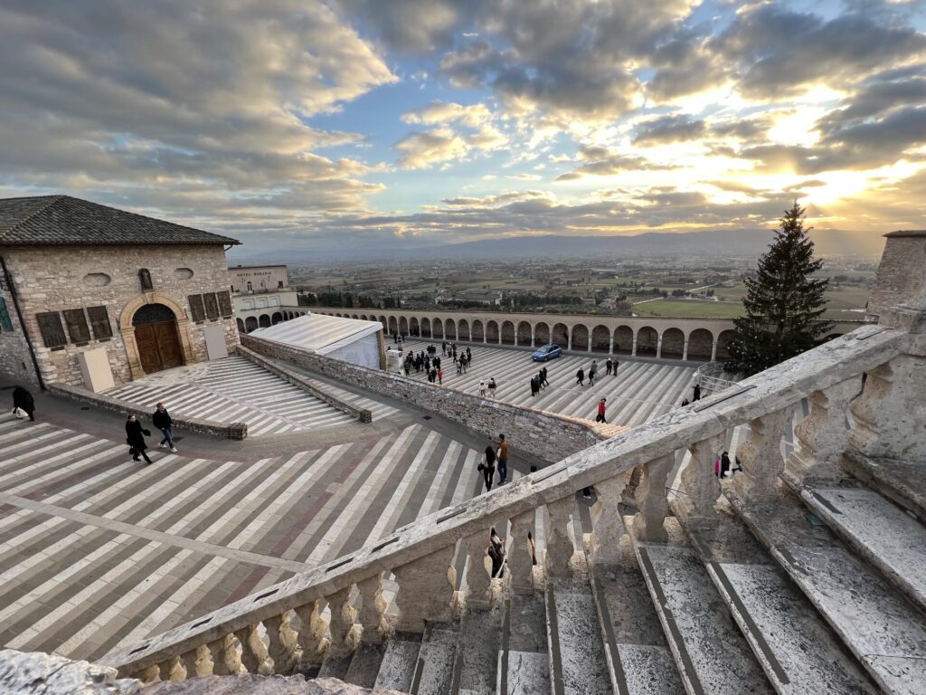 ASSISI JAHRESWECHSEL HAUS DER GEHZEITEN